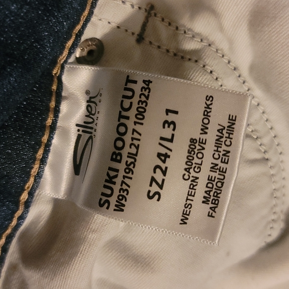 Silver Jeans - Picture 2 of 3